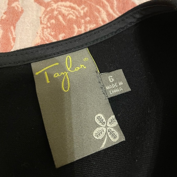 Structured fitted black pencil dress puffed sleeve - Picture 3 of 3